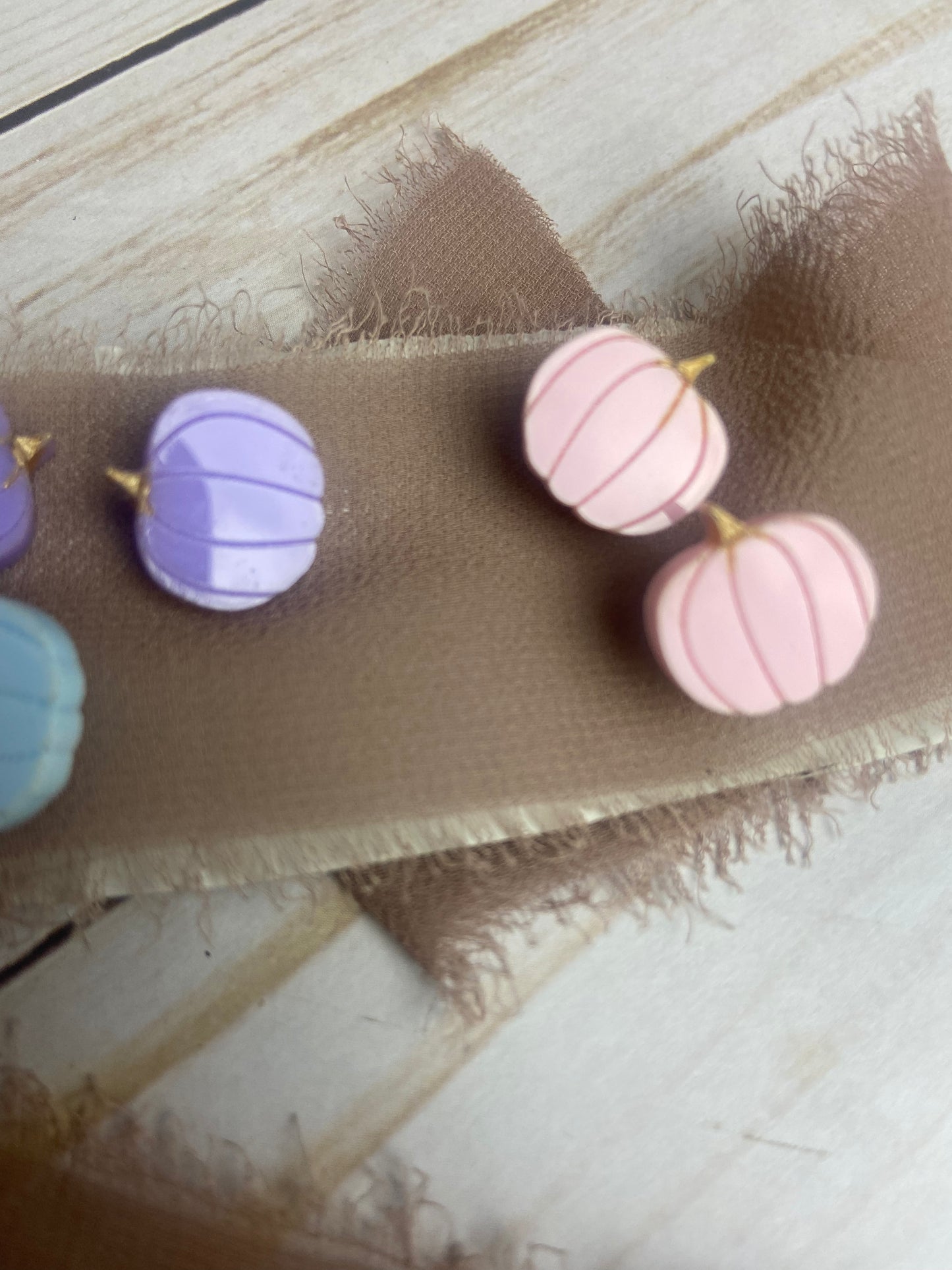 Acrylic pumpkin studs